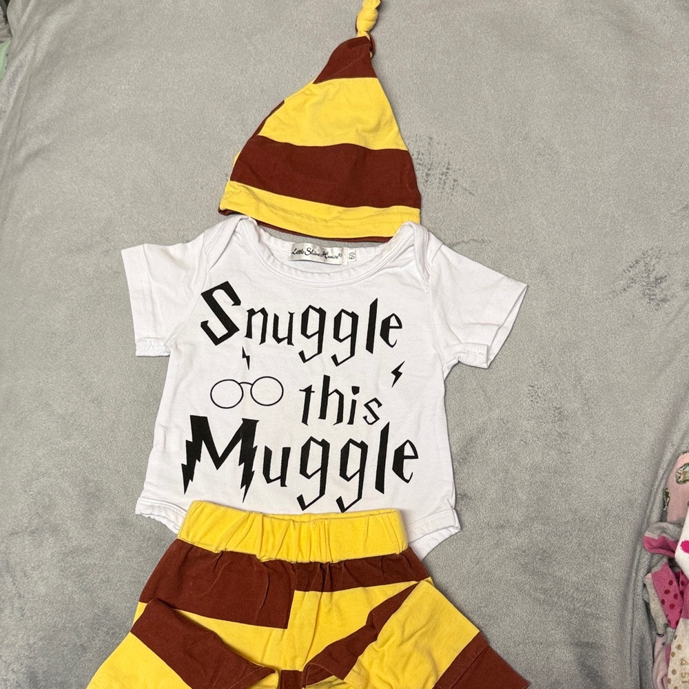 Snuggle This Muggle Baby Outfit with Hat